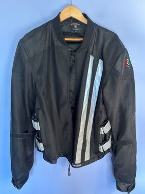 Corazzo The Ventata Jacket in Black
